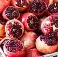 Ilustrasi jenis buah yang disebut dalam Al-Qur'an seperti kurma dan zaitun