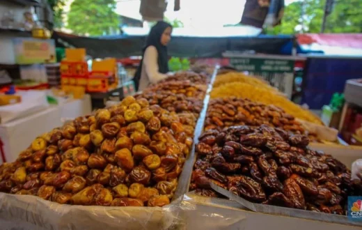 Ilustrasi jenis buah yang disebut dalam Al-Qur'an seperti kurma dan zaitun