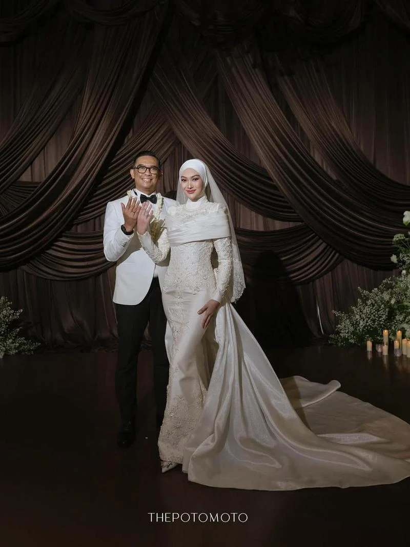 Tasya Farasya memberikan inspirasi gaya selebriti dengan meniru tampilan Anne Hathaway