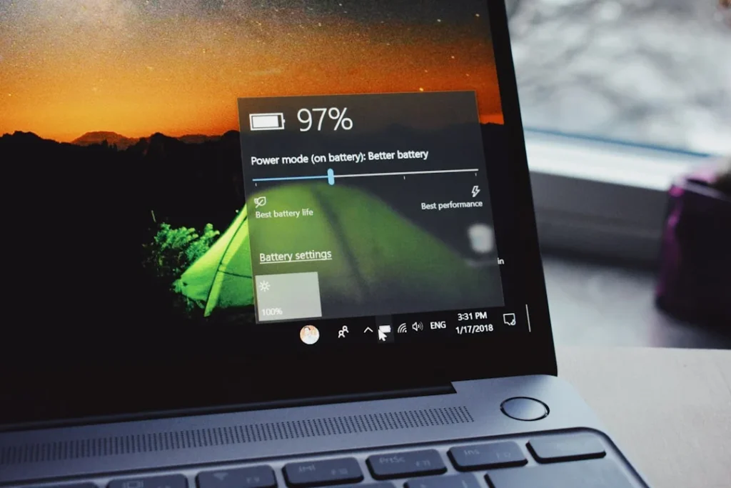 Tips praktis dan cara memperpanjang masa pakai baterai laptop agar awet