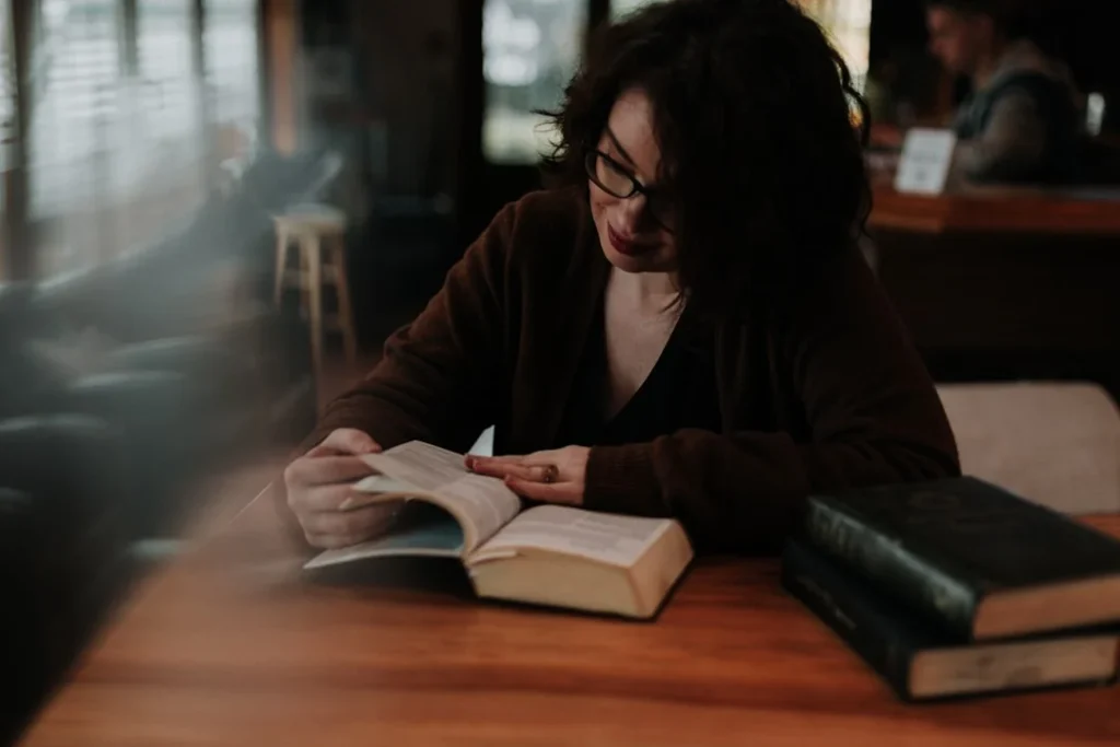 Tips dan cara mendekati gebetan yang pendiam dengan santai