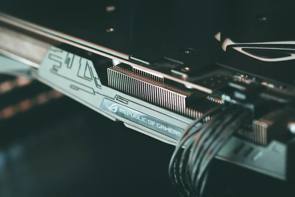 Proses memasang RAM tambahan pada komputer desktop gaming