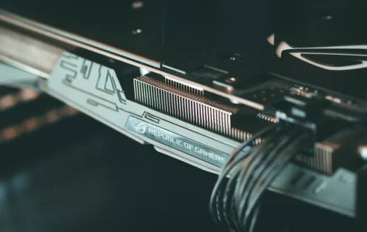 Proses memasang RAM tambahan pada komputer desktop gaming
