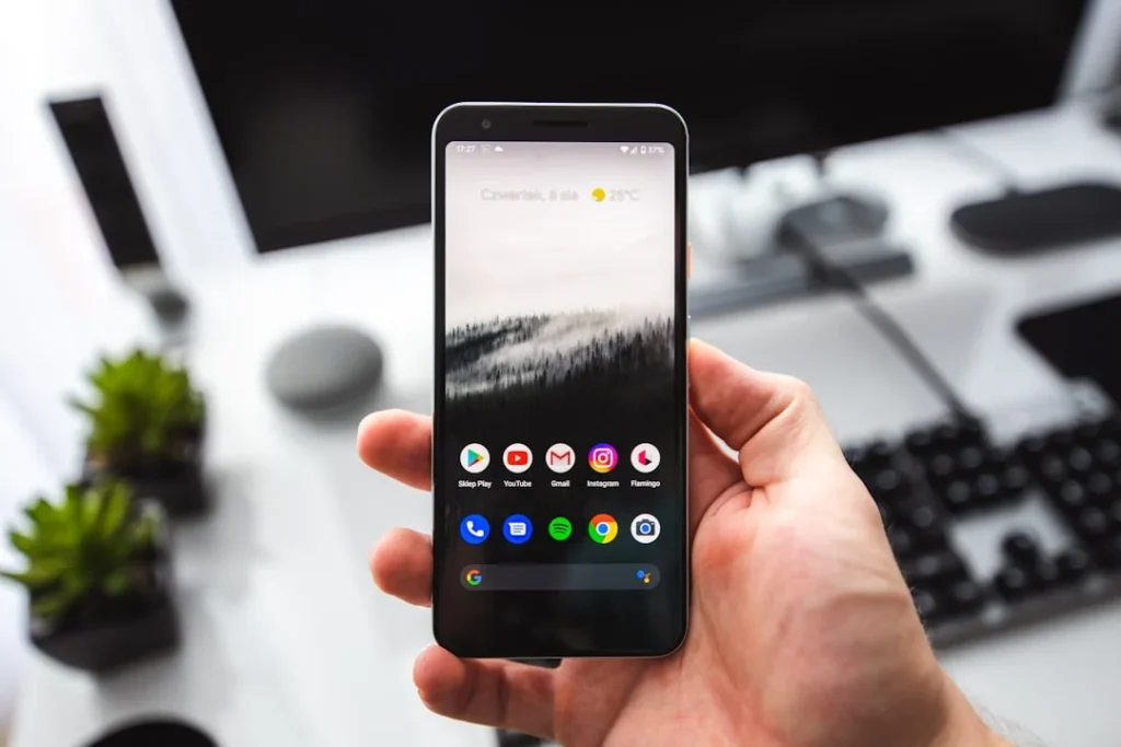 Ilustrasi proses transfer data dari Android ke iPhone menggunakan aplikasi resmi Apple