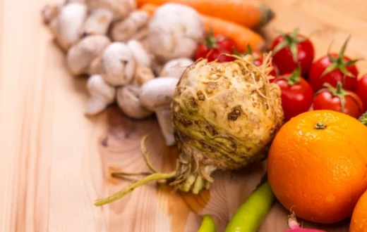 Ilustrasi seseorang yang rutin mengonsumsi buah dan sayur untuk kesehatan